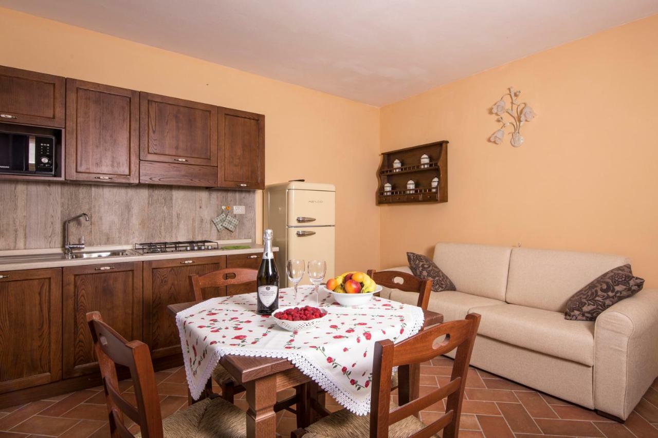 Antichi Sentieri Apartment Serravalle  Luaran gambar