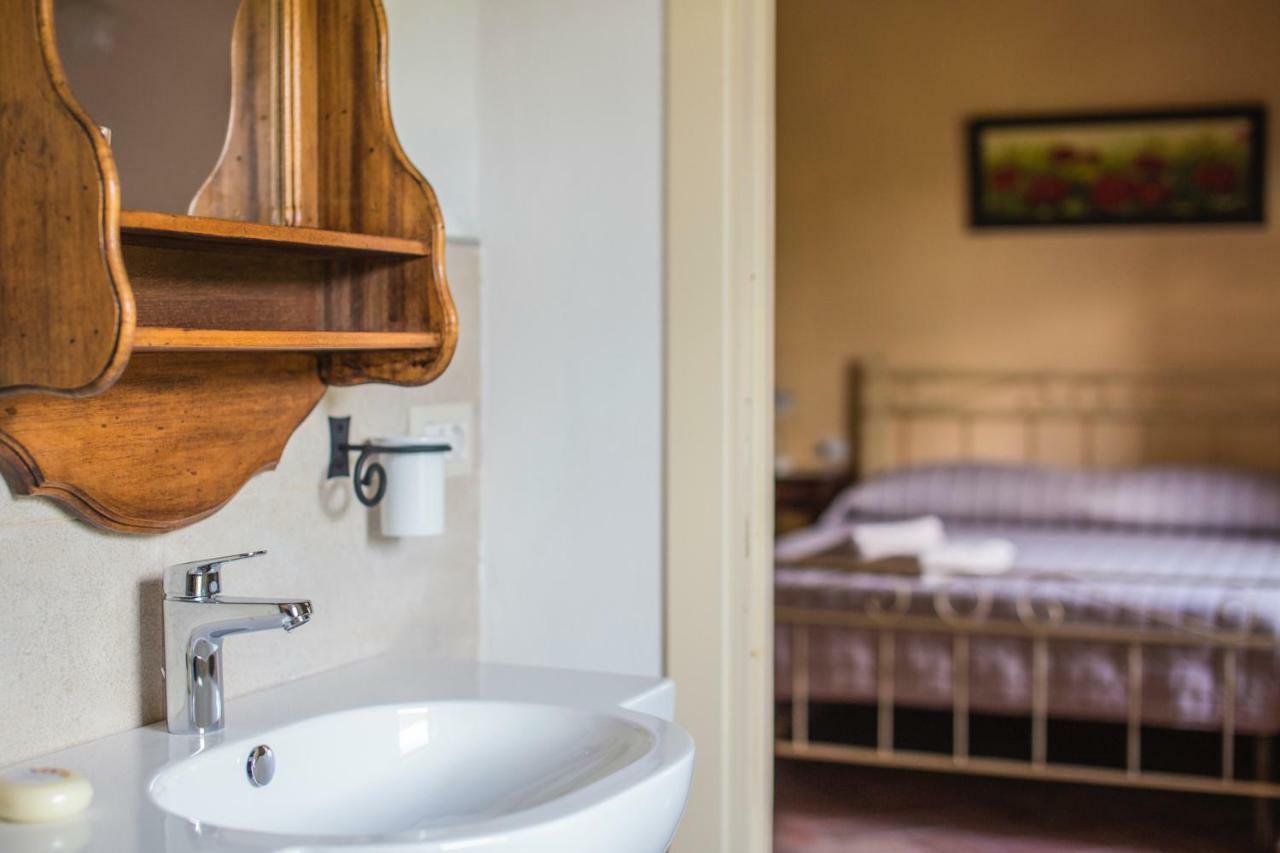 Antichi Sentieri Apartment Serravalle  Luaran gambar