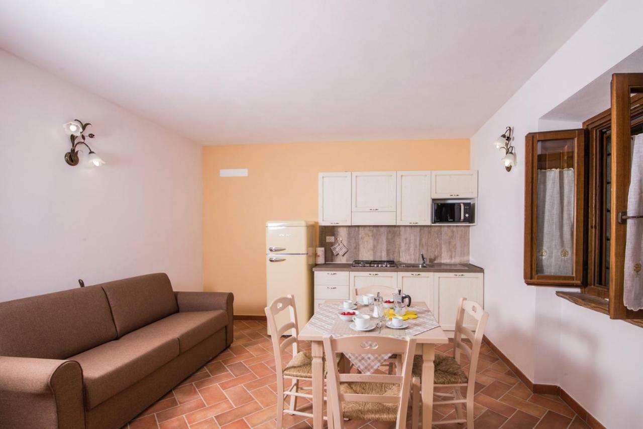 Antichi Sentieri Apartment Serravalle  Luaran gambar