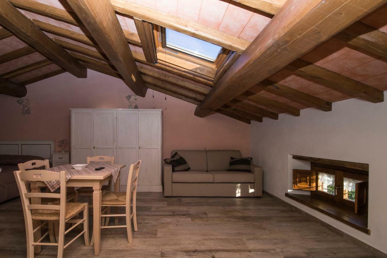 Antichi Sentieri Apartment Serravalle  Luaran gambar