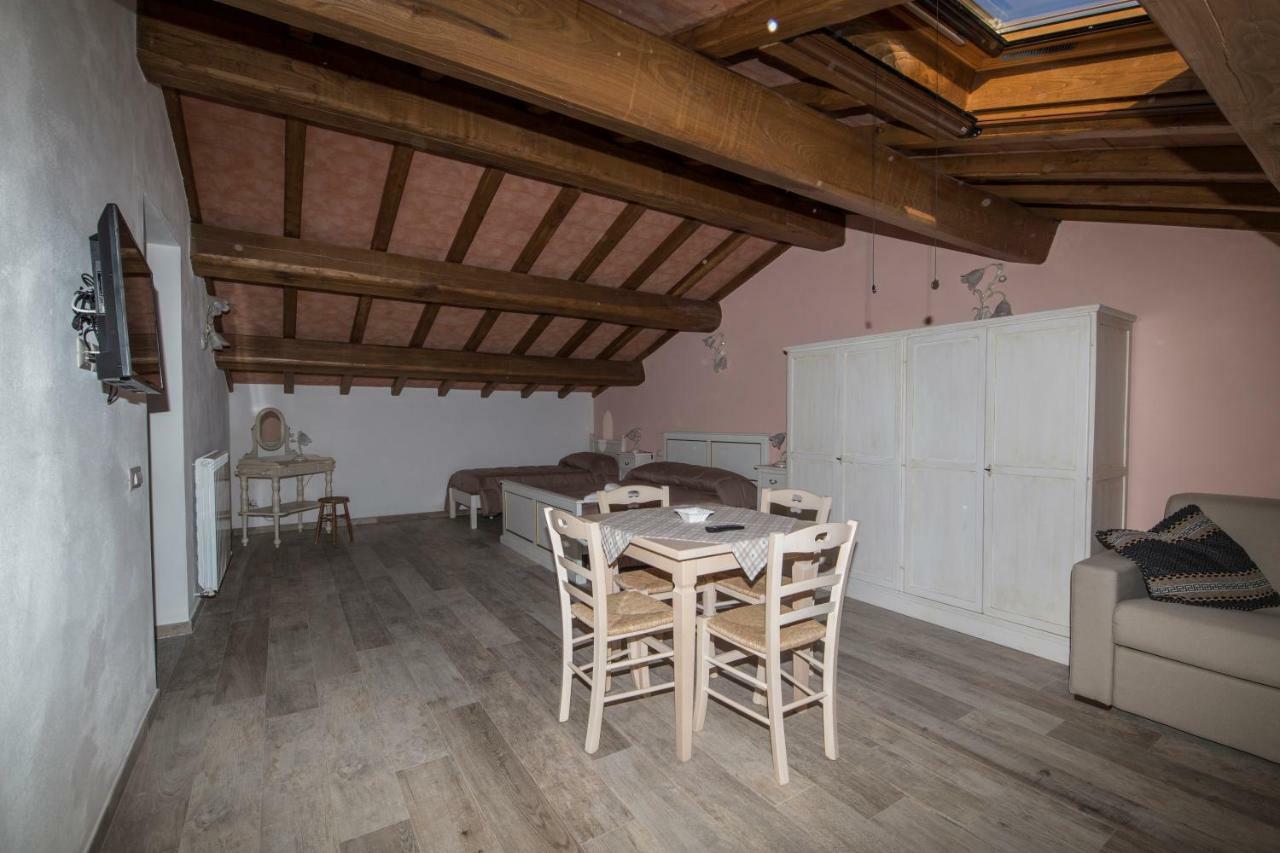 Antichi Sentieri Apartment Serravalle  Luaran gambar